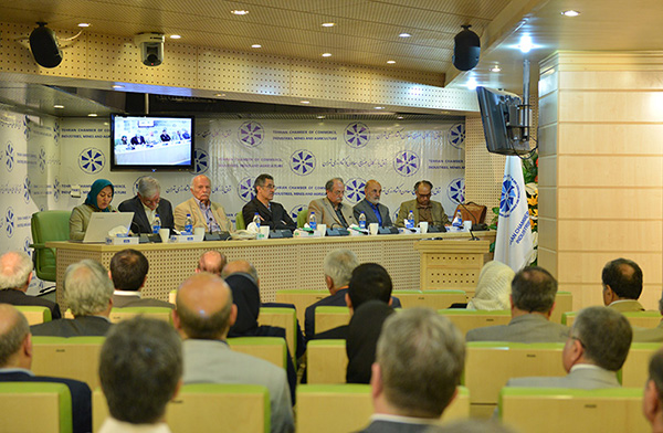 نشست اعضای انجمن صنفی شرکت‌های حمل‌و‌نقل بین المللی با رییس اتاق تهران
